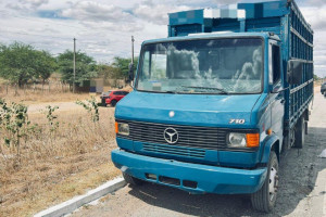 Homem &eacute; atropelado por um caminh&atilde;o guincho em Cachoeirinha, no Agreste de Pernambuco
