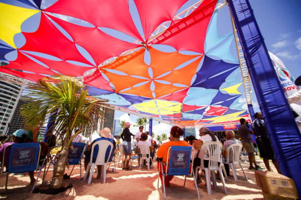 Abertura do Recife Pé na Areia 2026 na orla de Boa Viagem (Foto: Crysli Viana/DP Foto)