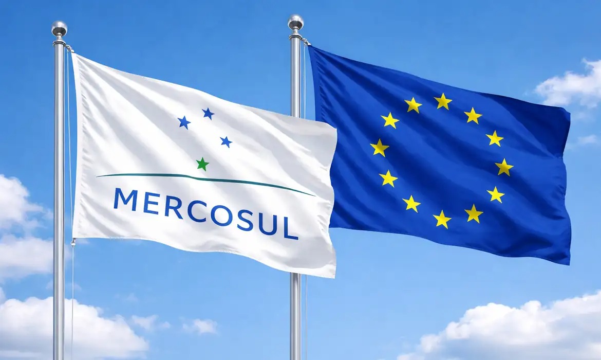 Bandeiras do Mercosul e da União Europeia 
/União Europeia/Mercosul
