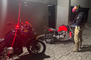 PRF apreende moto adulterada e pistola 9mm no Curado, Zona Oeste do Recife