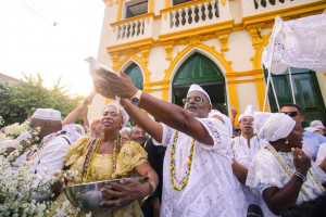 O babalorix&aacute; Pai Jorge de Bessem conduziu a celebra&ccedil;&atilde;o pela primeira vez