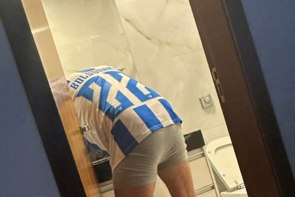 A defesa de Jair Bolsonaro protocolou, mais uma vez, outro pedido para que o ex-presidente cumpra prisão domiciliar devido à seu quadro de saúde./Reprodução/Instagram