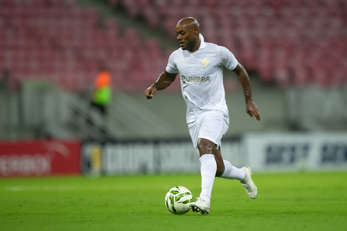 Vagner Love, camisa 9 do Retrô/Rafael Melo/ FPF