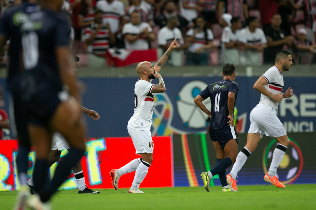 Patrick Allan, meia do Santa Cruz/Rafael Vieira