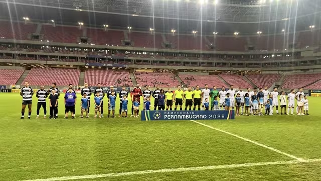 Jaguar e Vitória duelaram na Arena de Pernambuco. /Ascom/Jaguar