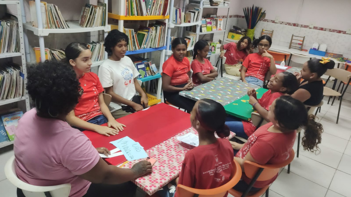 Jovens participam de atividadesrelizadas por entidade/Divulgação 