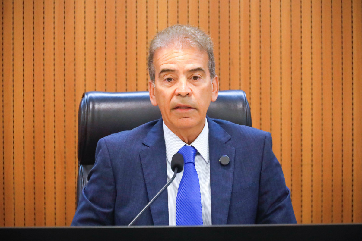 Reunião extraordinária da Comissão de Justiça (Foto: Roberta Guimarães / Alepe)