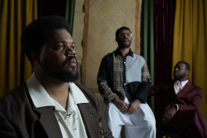 Amaro, Criolo e Dino se encontraram como irm&atilde;os de alma neste projeto