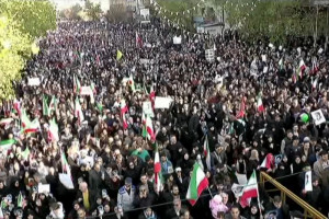Em resposta aos protestos, que j&aacute; se estendem a todo o pa&iacute;s, as autoridades do Ir&atilde; t&ecirc;m respondido com for&ccedil;a letal perante a popula&ccedil;&atilde;o