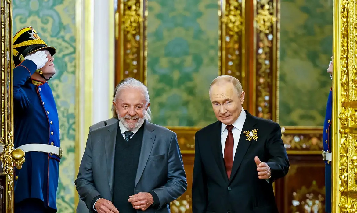 Os presidentes do Brasil, Luiz Inácio Lula da Silva (à esq.), e o da Rússia, Vladimir Putin (à dir.)/Ricardo Stuckert / PR