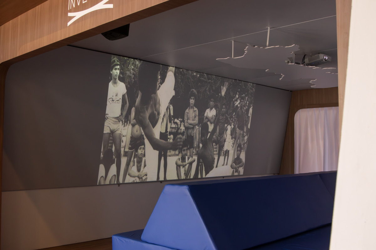 Instalação 'Locomotiva Pernambuca' exibe curta-metragem 'A gente Faz Acontecer', assinado por Kleber Mendonça Filho/Crédito: Mateus Bernardo / Adepe