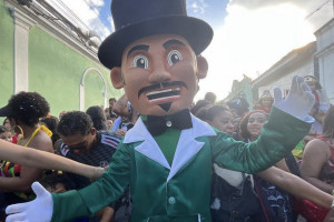 O Calunguinha do Homem da Meia-Noite &eacute; voltado para o p&uacute;blico infantil e foi criado h&aacute; 10 anos.