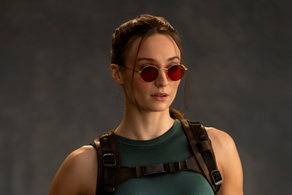 Atriz Sophie Turner caracterizada como Lara Croft para a s&eacute;rie 'Tomb Raider'/Jay Maidment/Prime