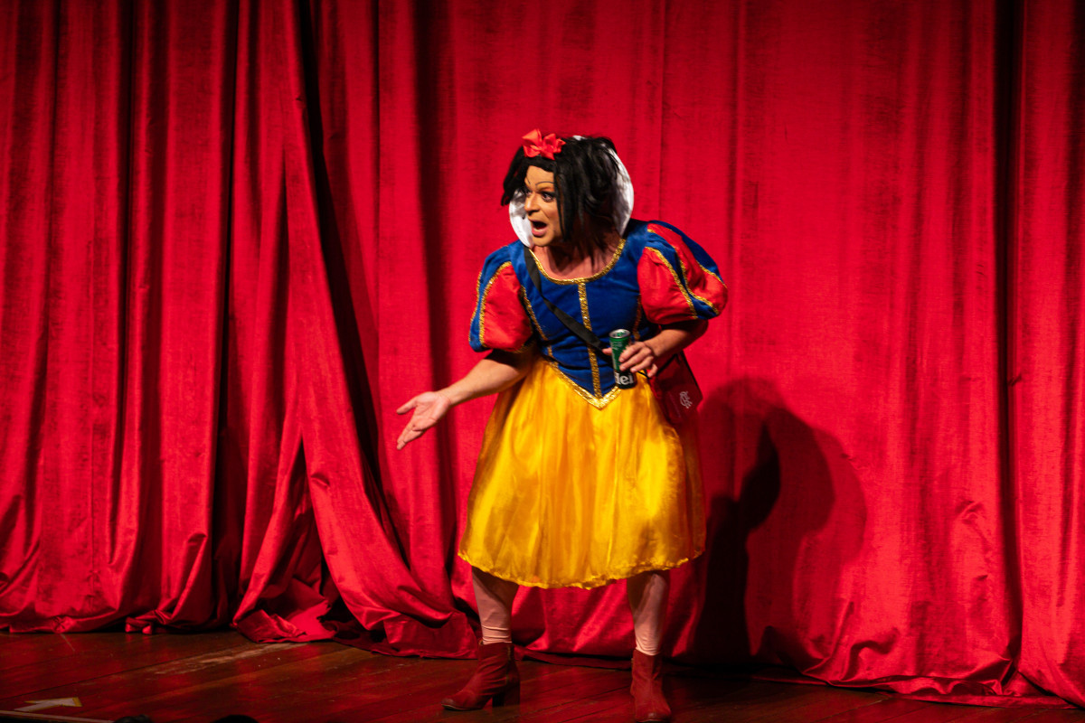 Suzy Brasil estrela o espetáculo  