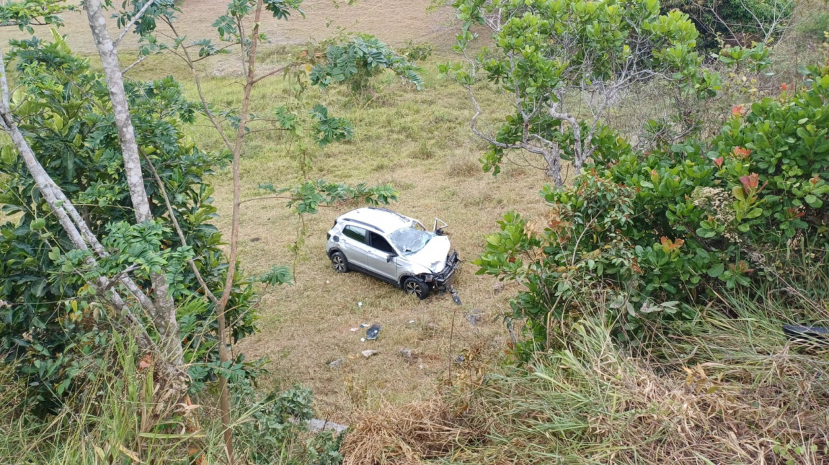 Pai , filho e outro homem morrem em acidente entre dois carros em BR e duas pessoas ficam feridas 
 (Ascom/PRF)