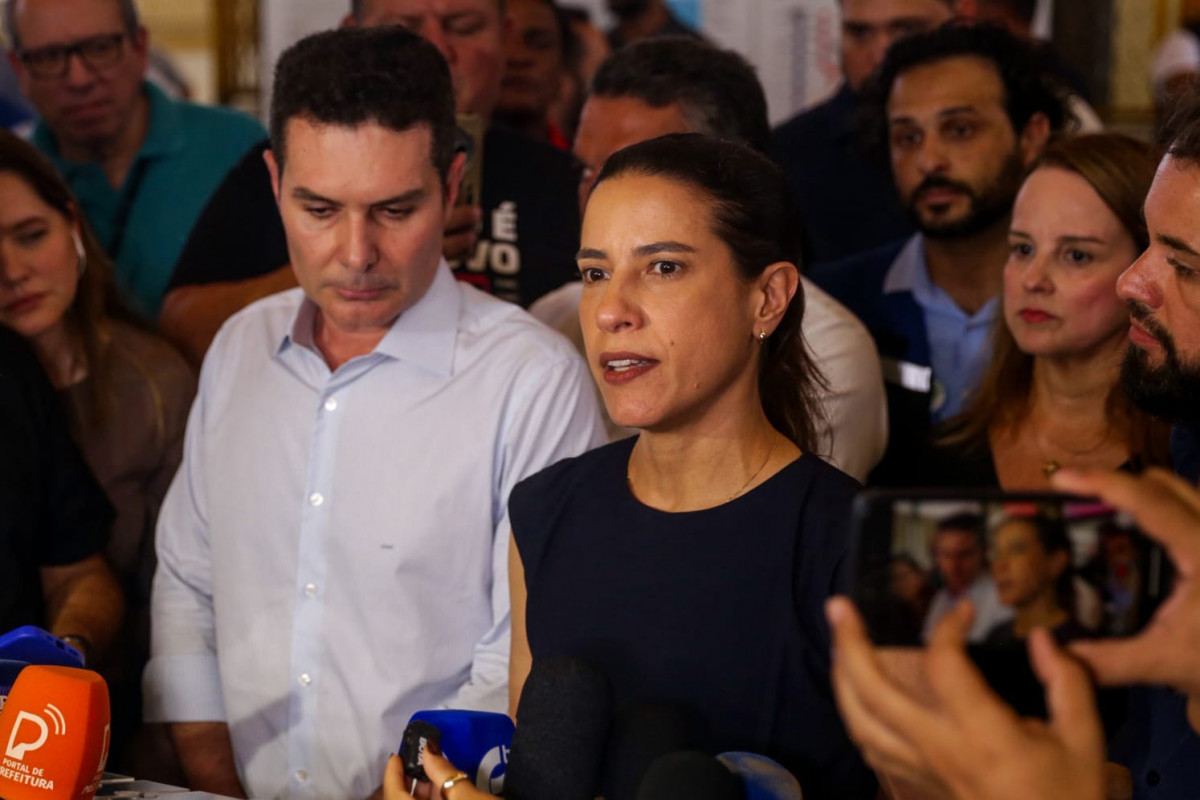 O ministro das Cidades, Jáder Barbalho Filho e a governadora Raquel Lyra realizaram vistoria técnica no Metrô do Recife (Crysli Viana/ DP Foto)
