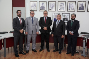 O novo Reitor da Unicap, Padre Carlos Fritzen, com o Vice-reitor, Padre Delmar Cardoso, e os Pr&oacute;-reitores, Juliano Domingues, Aragon Bergonci e Alexandre Ramos