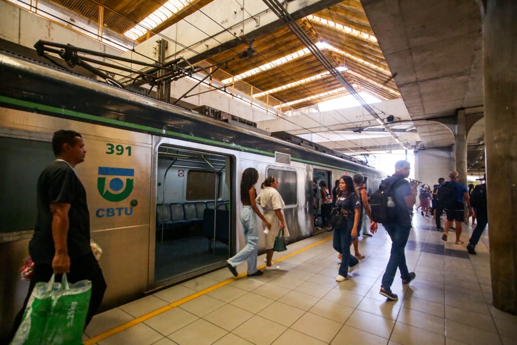 Passageiros e o Metrô do Recife/Foto: Crysli Viana/DP Foto