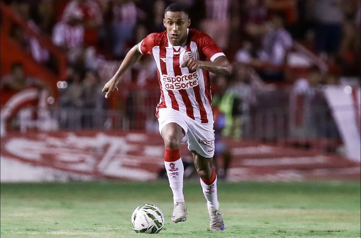 Arnaldo, lateral do Náutico/Rafael Vieira