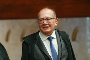Gilmar Mendes nega pedido de pris&atilde;o domiciliar a Bolsonaro