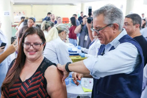 Botucatu inicia vacina&ccedil;&atilde;o contra dengue com imunizante do Butantan
