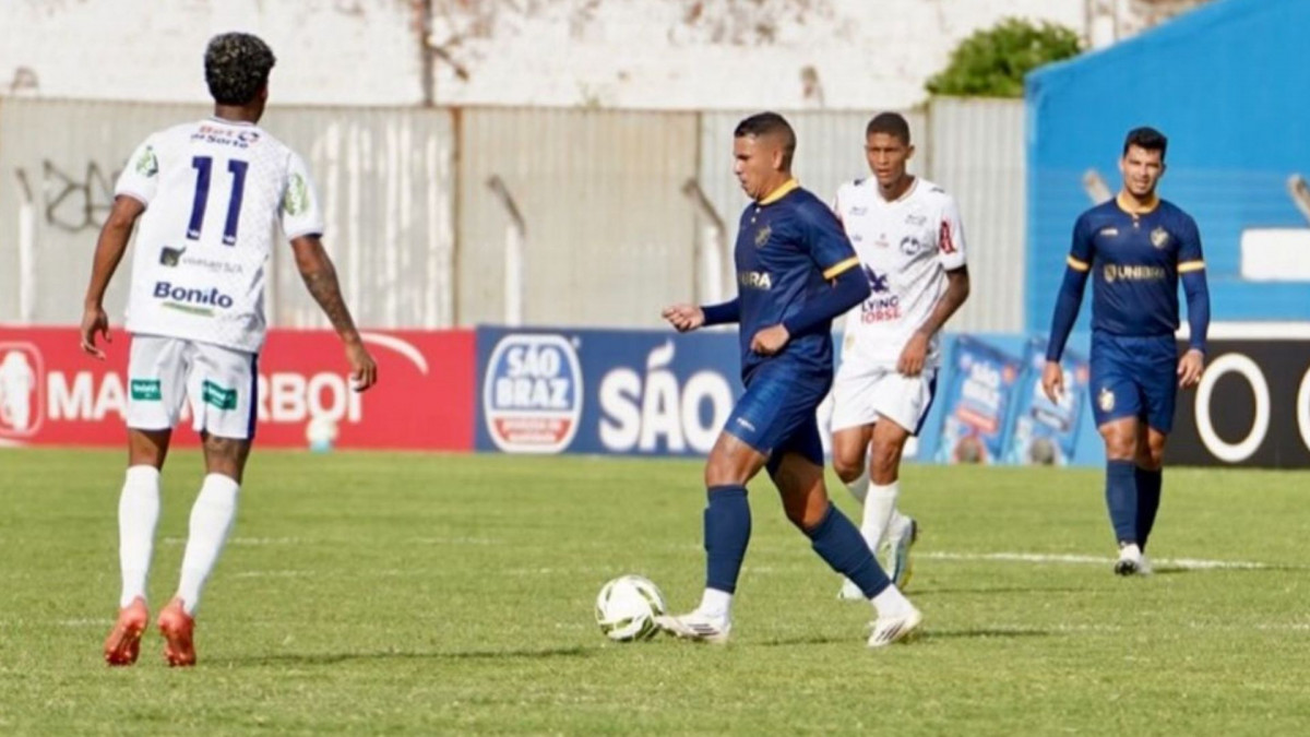 Radsley, meia do Retrô/Divulgação/Retrô