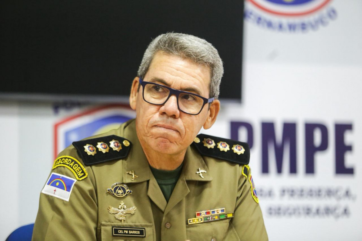 Coronel da PMPE João Barros fala, em coletiva de imprensa, sobre confusões em prévias de carnaval/Foto: Crysli Viana/DP Foto