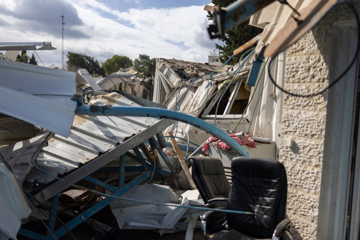 Estrutura demolida dentro da sede da Agência das Nações Unidas de Assistência aos Refugiados da Palestina (UNRWA) /ILIA YEFIMOVICH / AFP