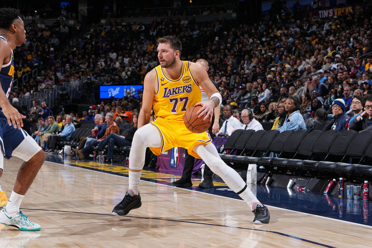 Luka Doncic, ala-armador do Lakers/GARRETT ELLWOOD / Getty Images via AFP