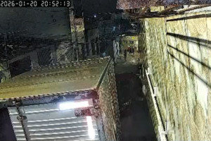 C&acirc;meras registram momento em que caminh&atilde;o de mudan&ccedil;a desce ladeira e atropela crian&ccedil;a em Paulista