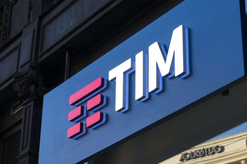 Usuários da operadora Tim relatam instabilidade em todo o Brasil nesta quarta-feira (21)/Divulgação