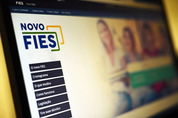 Fundo de Financiamento Estudantil (Fies)