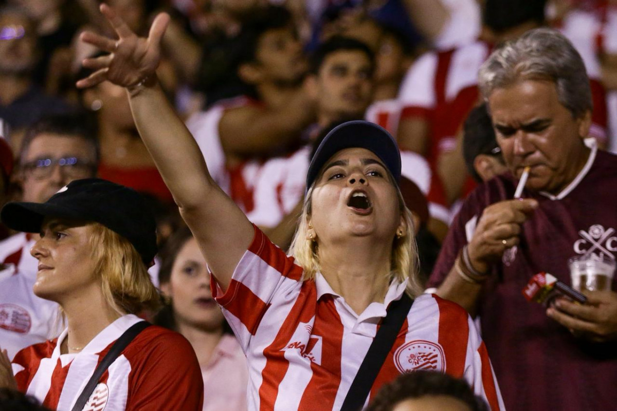 Estádios de futebol e arenas esportivas com capacidade a partir de 20 mil pessoas na capital pernambucana, agora deverão adequar às determinações da nº 19.482/2026, de prevenção e combate à violência de gênero
/Foto: Rafael Vieira/DP