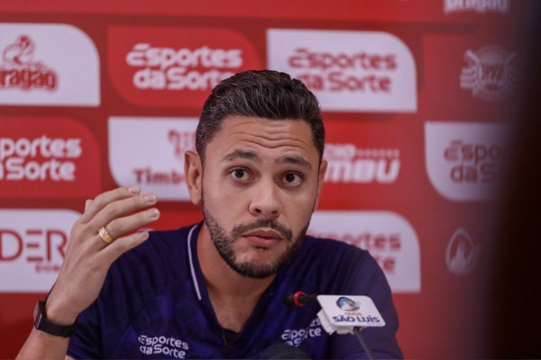 Guilherme dos Anjos, t&eacute;cnico do N&aacute;utico