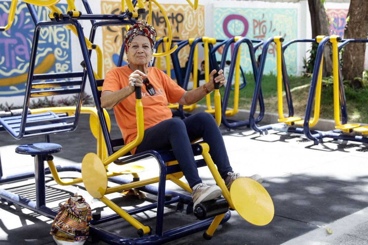 Novo espaço de convivência da terceira idade do Recife ressignifica uma história marcada por violência contra idosos (Foto: Marina Torrres/DP Foto)