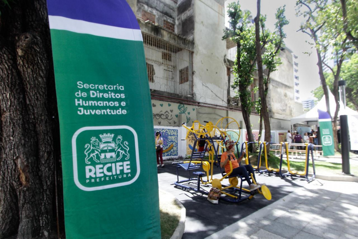 Novo espaço de convivência da terceira idade do Recife ressignifica uma história marcada por violência contra idosos (Foto: Marina Torrres/DP Foto)