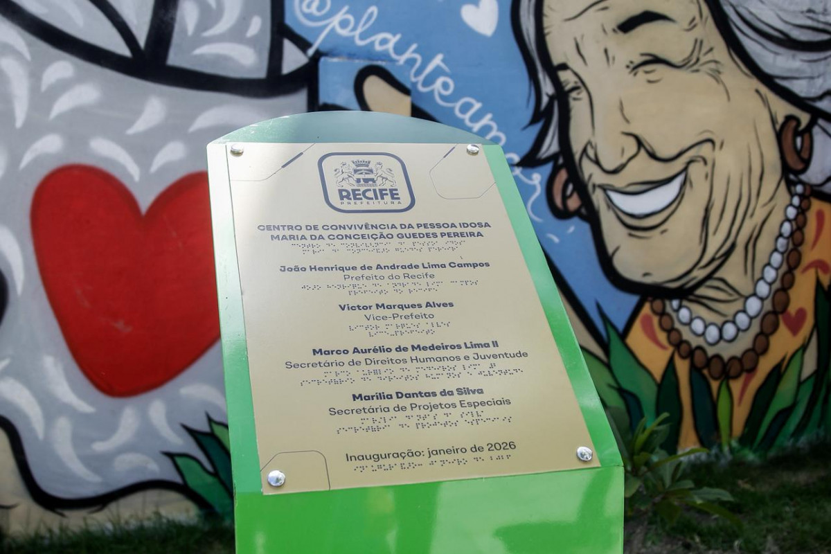 Novo espaço de convivência da terceira idade do Recife ressignifica uma história marcada por violência contra idosos (Foto: Marina Torrres/DP Foto)