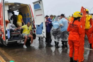 Raio deixa ao menos 29 pessoas feridas durante caminhada de Nikolas Ferreira no DF