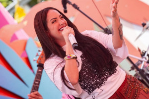 Cantora de brega Raphaela Santos 