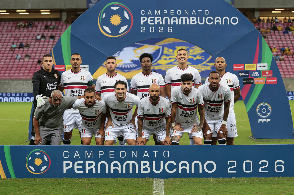 Elenco do Santa Cruz em partida do Campeonato Pernambucano 2026/Rafael Melo/FPF