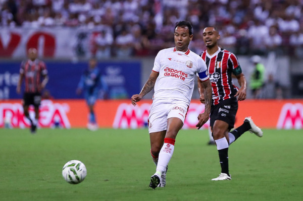 Vinicius, atacante do N&aacute;utico