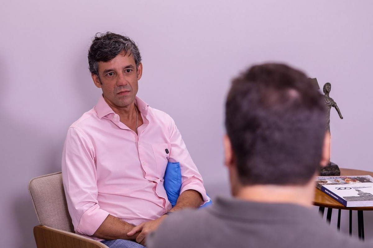 Pré-candidato a deputado federal e secretário de Meio Ambiente de Pernambuco, Daniel Coelho (PSD), em visita ao Diario nesta terça (27) (Foto: Rafael Vieira/ DP Foto)