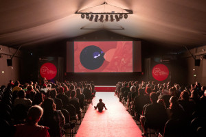 Sess&atilde;o de 'Papaya', que ser&aacute; exibido no Festival de Berlim, foi destaque do fim de semana