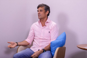 Pr&eacute;-candidato a deputado federal e secret&aacute;rio de Meio Ambiente de Pernambuco, Daniel Coelho (PSD), em visita ao Diario nesta ter&ccedil;a (27)