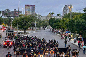 A mobiliza&ccedil;&atilde;o foi organizada pelo Sinpol e pela Adeppe