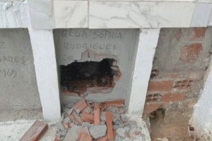 T&uacute;mulo de crian&ccedil;a &eacute; arrombado em S&atilde;o Louren&ccedil;o da Mata: "Violaram o t&uacute;mulo e a integridade da minha filha"