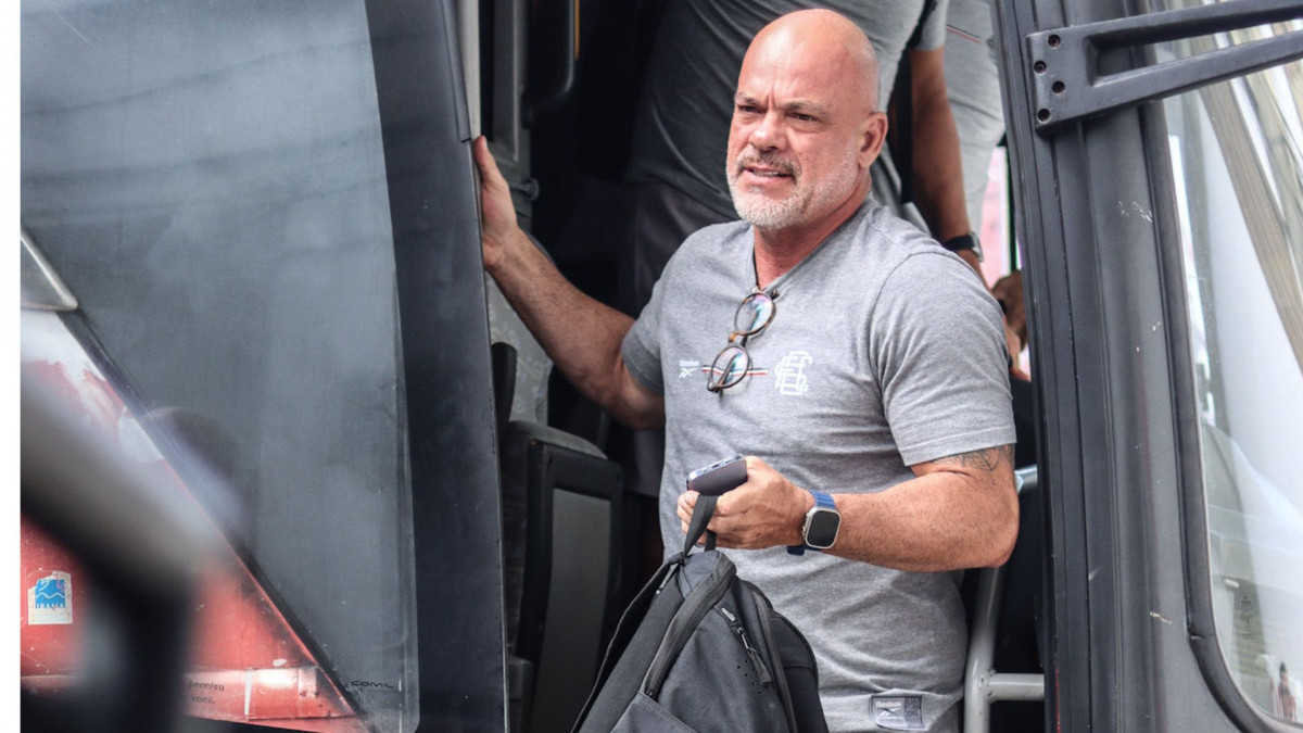 Fábio Cortez, auxiliar da casa do Santa Cruz/Evelyn Victoria/SCFC