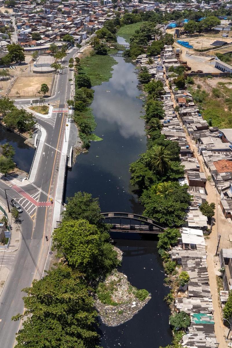 Dragagem do Rio Beberibe (Foto: Rafael Vieira/DP)
