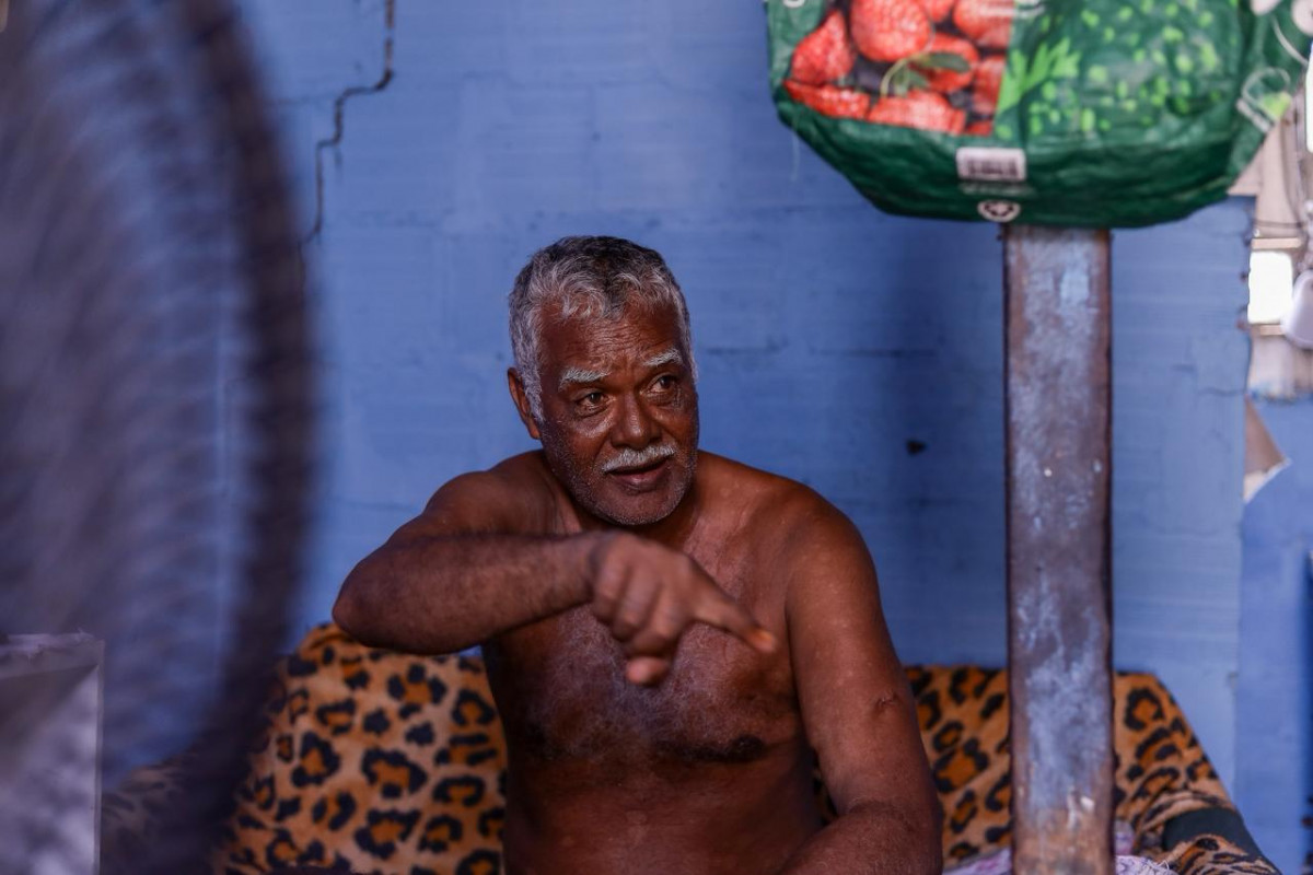 Laércio de Araújo, de 60 anos; Residente da comunidade do Arco-íris há 16 anos (Foto: Rafael Vieira/DP)
