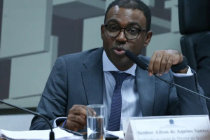 Diretor de Fiscaliza&ccedil;&atilde;o do Banco Central, Ailton de Aquino Santos